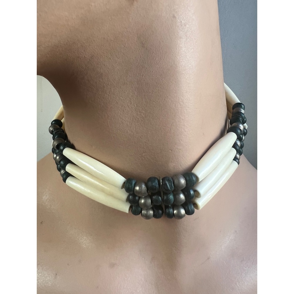 Bone Hairpipe 3-Strand Choker 26" Cream Black EXC